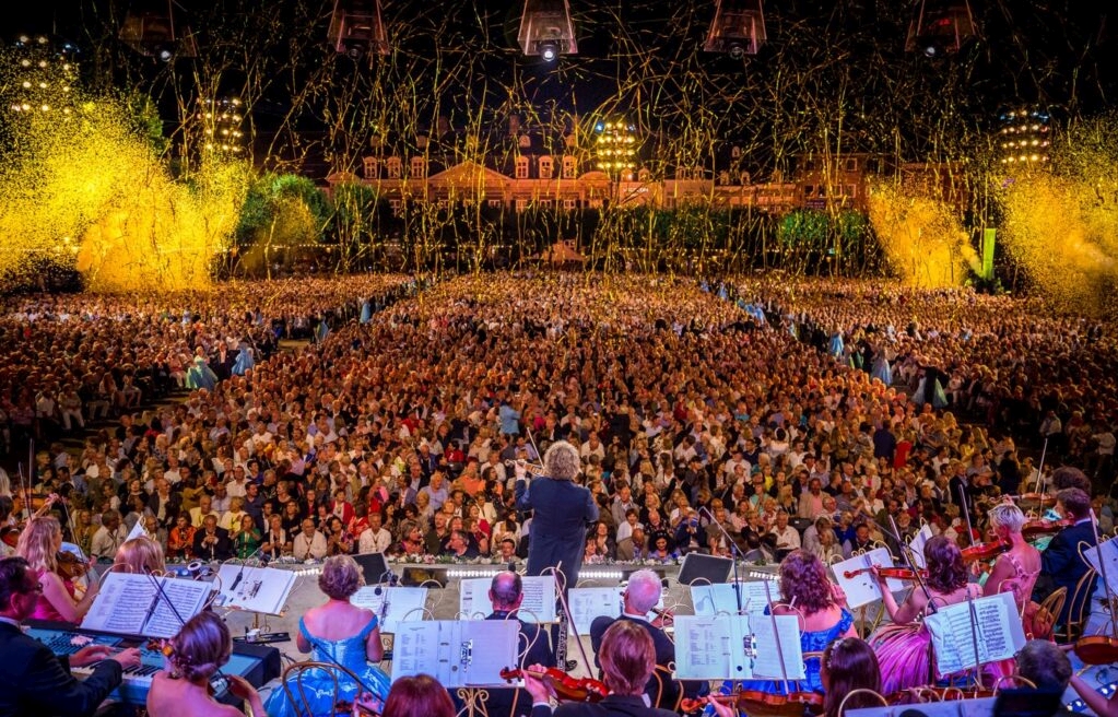 André Rieu – Love is all around