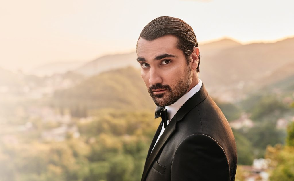 Jonathan Tetelman & Chelsea Zurflüh at Neuschwanstein Castle