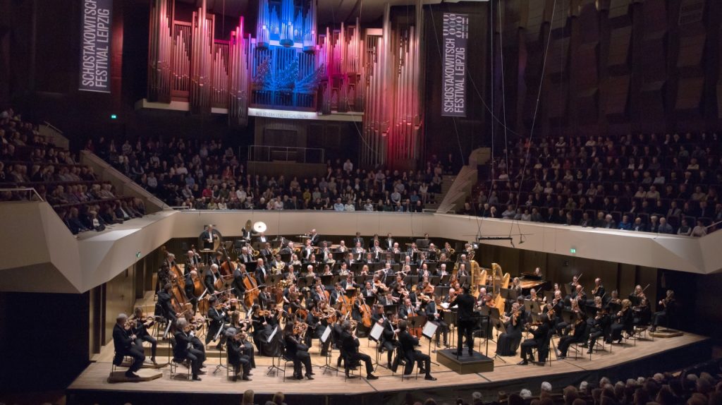 Nelsons conducts Shostakovich No 7