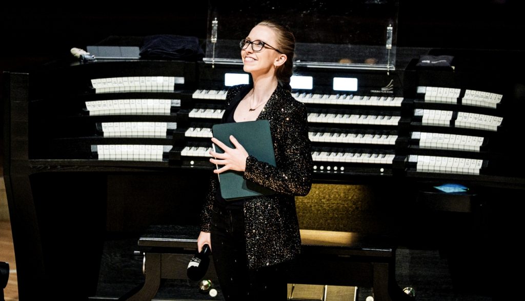 Anna Lapwood at the Elbphilharmonie