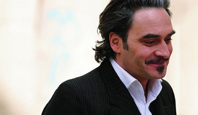 Stephan Eicher and The Lost & Found Orchestra play Avo Session