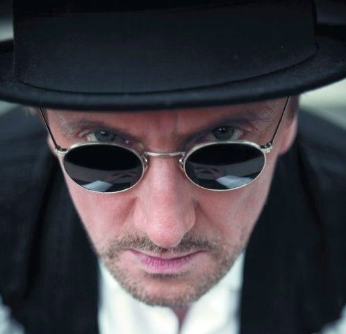 Marius Müller-Westernhagen plays Avo Session