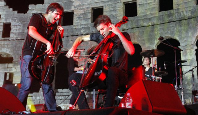 2Cellos – Live at Arena Pula