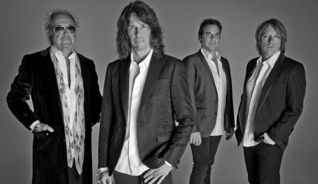 Foreigner play Baloise Session