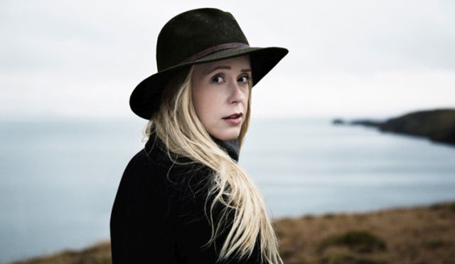 Tina Dico plays Baloise Session