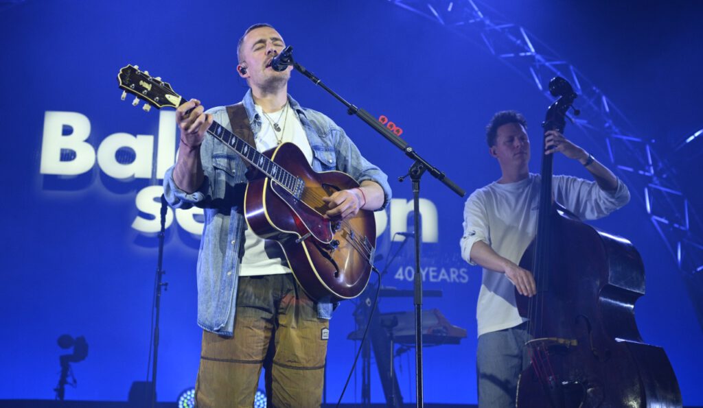 Dermot Kennedy plays Baloise Session