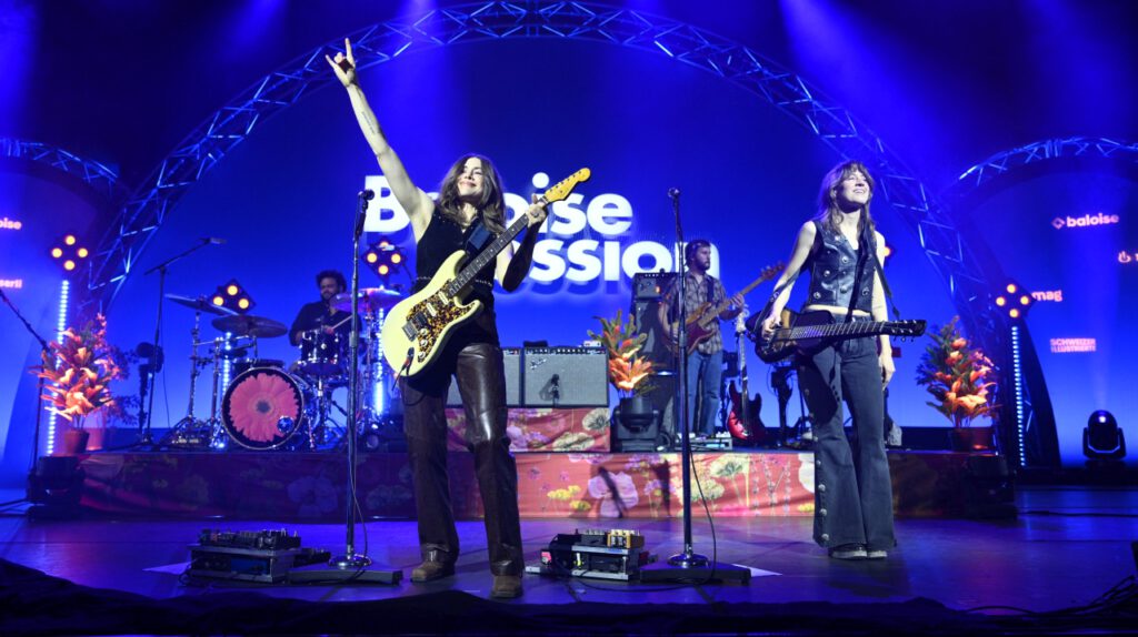 Larkin Poe play Baloise Session