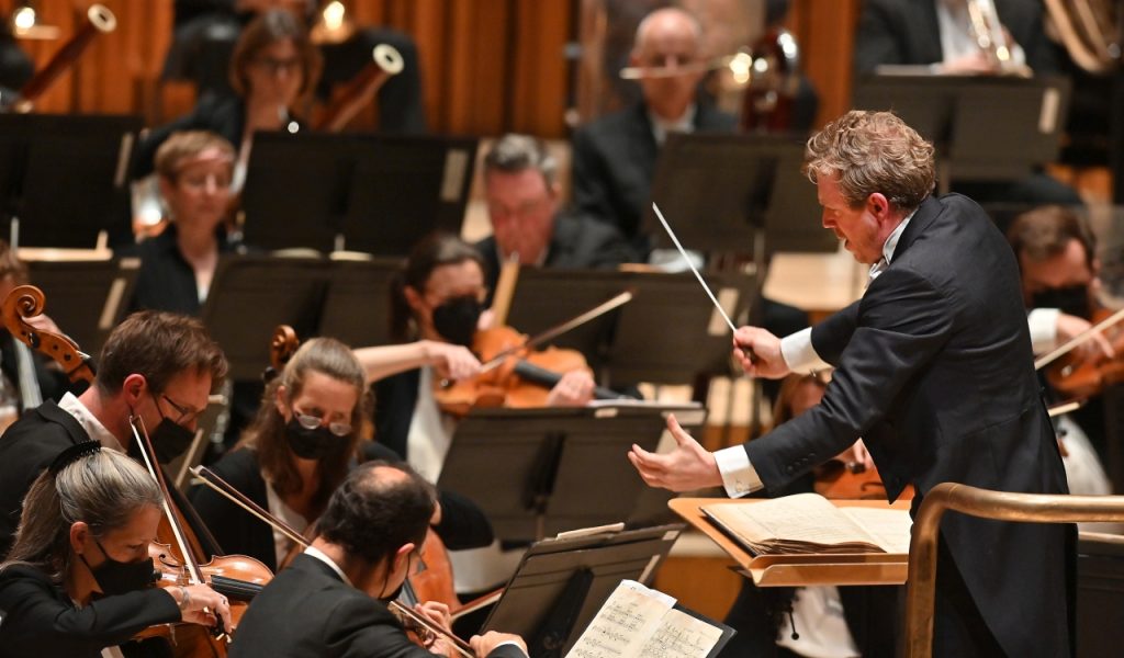 LSO: Harding conducts Dvorak and Widmann