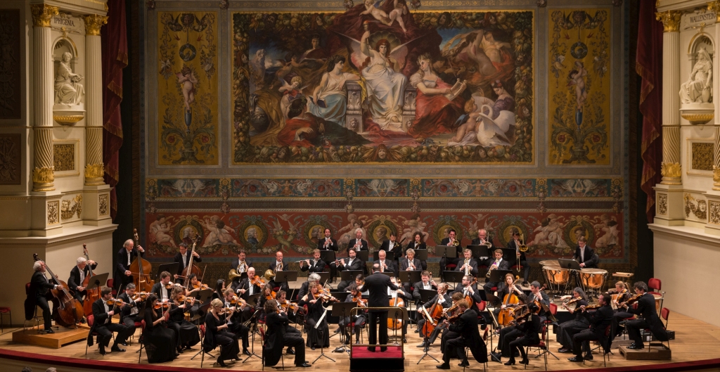 Ivor Bolton conducts the Dresden Festival Orchestra