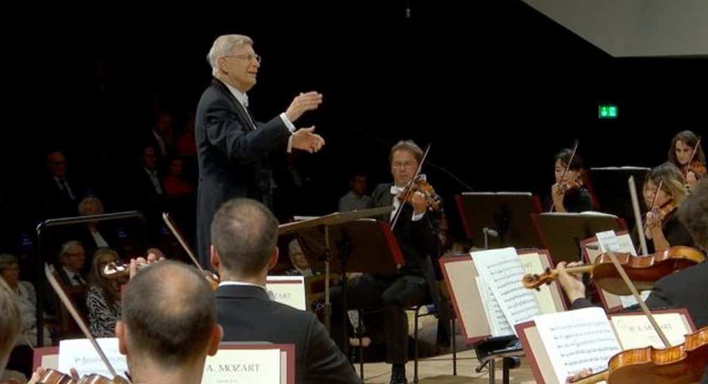 Blomstedt conducts Voříšek & Mozart