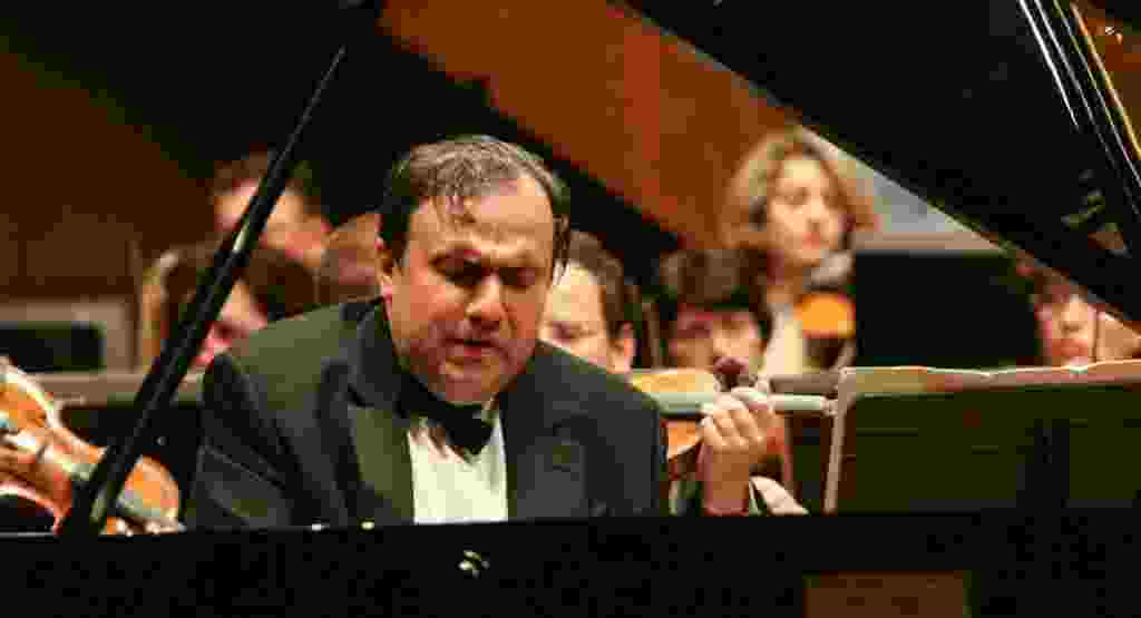 RCO: Luisi conducts Rachmaninoff and Tchaikovsky