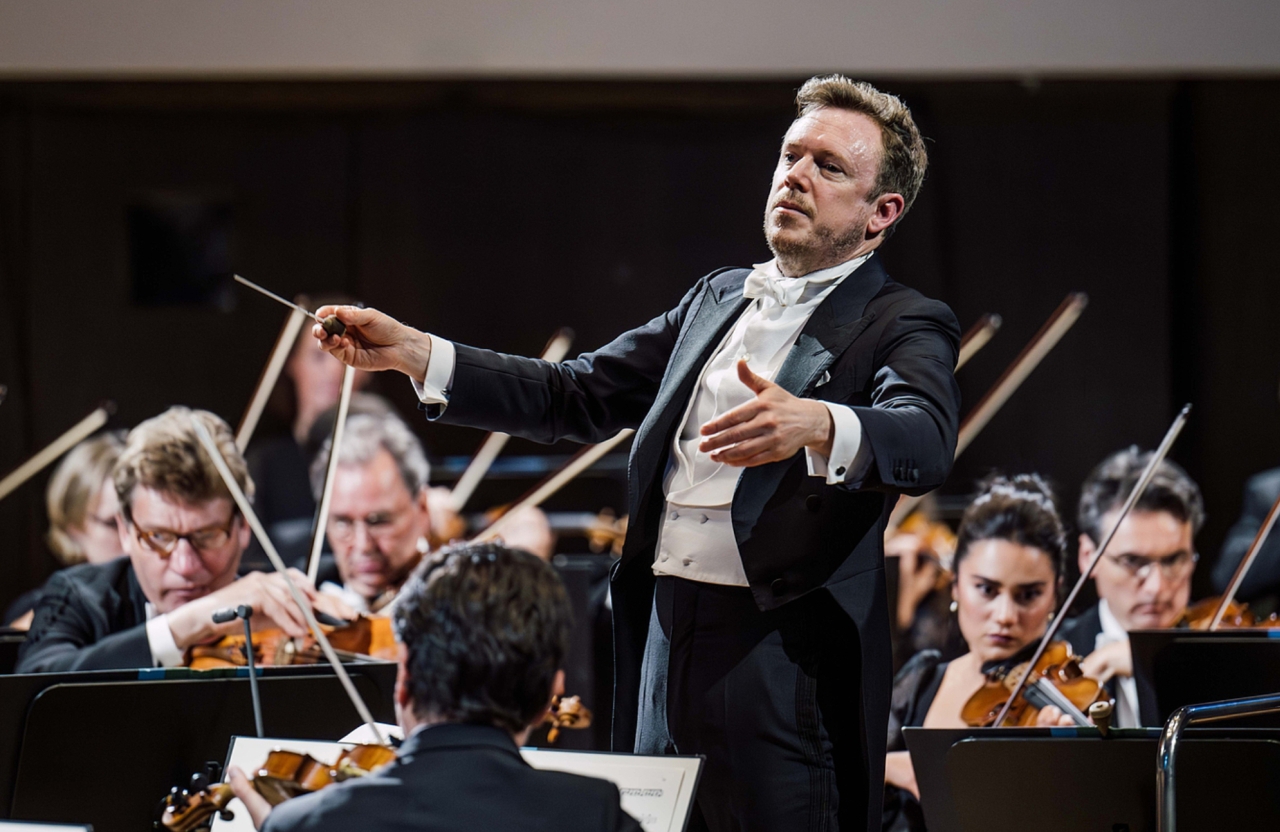 Daniel Harding conducts Mahler 7