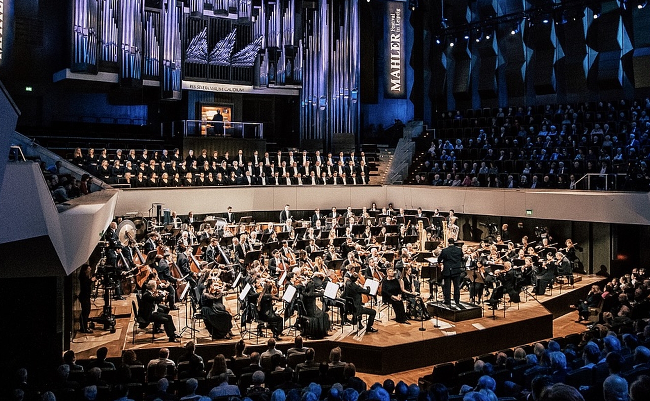 Andris Nelsons conducts Mahler 2