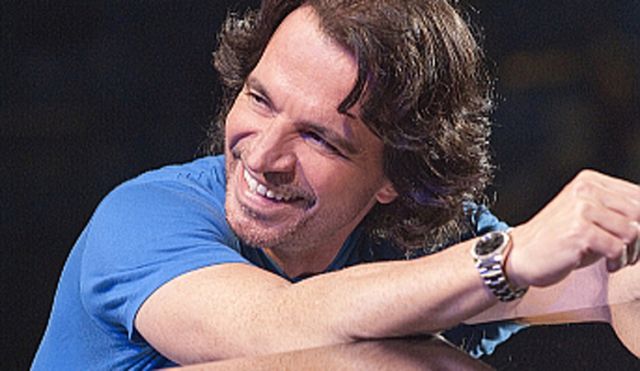 Yanni – Live at El Morro