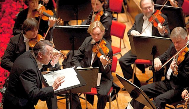 Mariss Jansons conducts Brahms’ Requiem