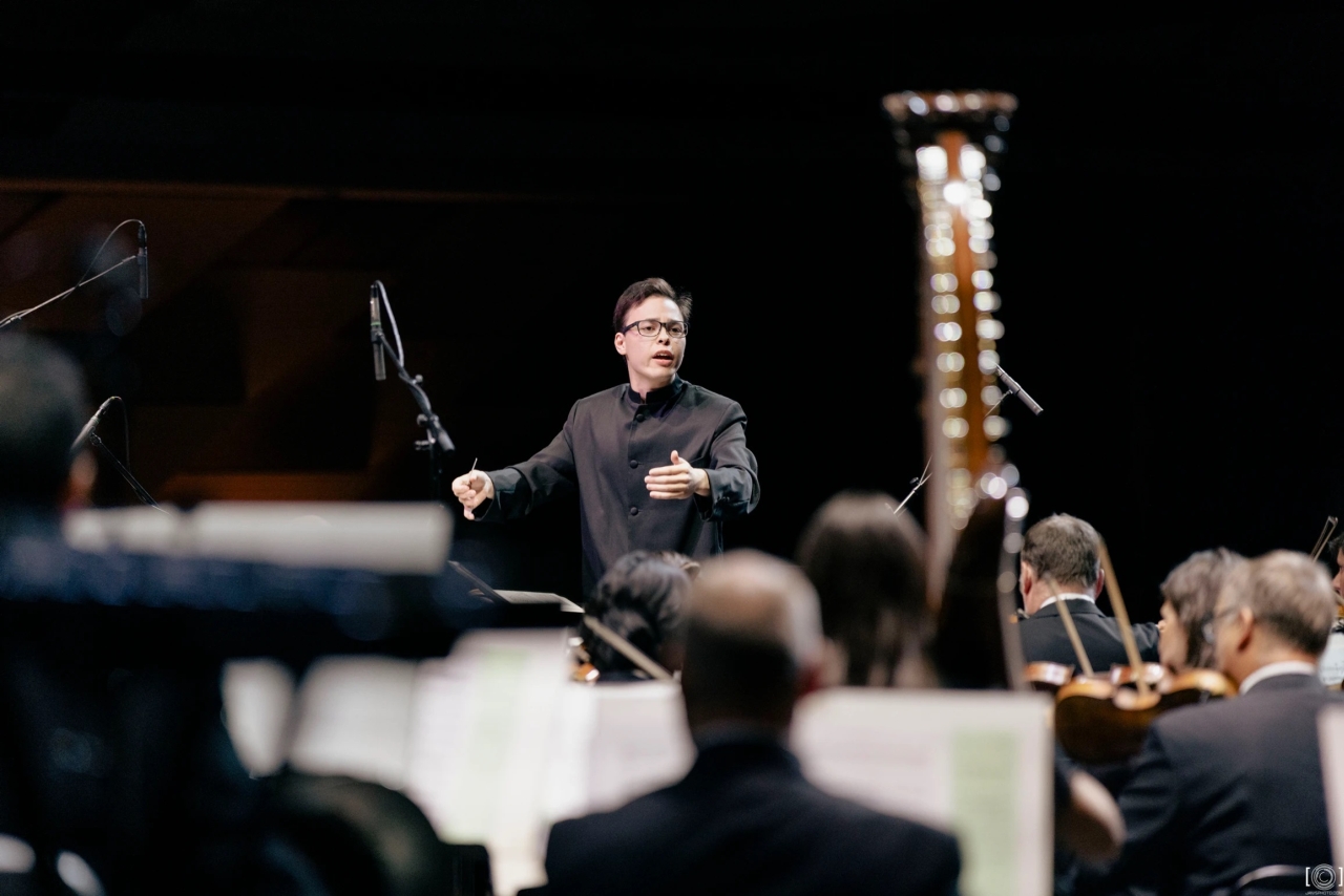 Peltokoski conducts Holst and Vaughan Williams