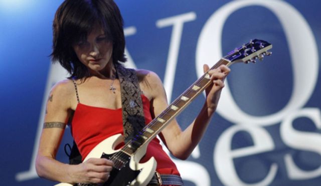 Dolores O’Riordan plays Avo Session