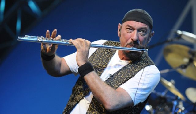 Jethro Tull plays AVO Session