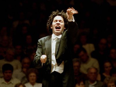 Dudamel conducts the Verdi Requiem at the Hollywood Bowl