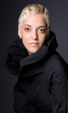 Mariza plays Avo Session