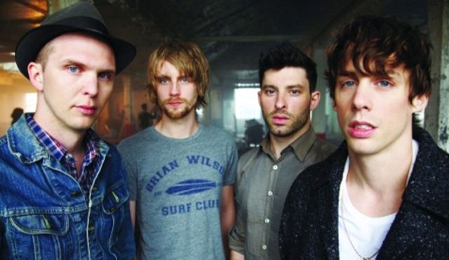 Razorlight play Avo Session