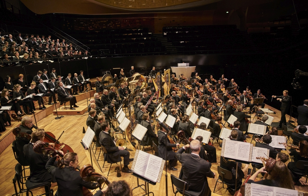 Harding conducts Elgar’s “The Dream of Gerontius”