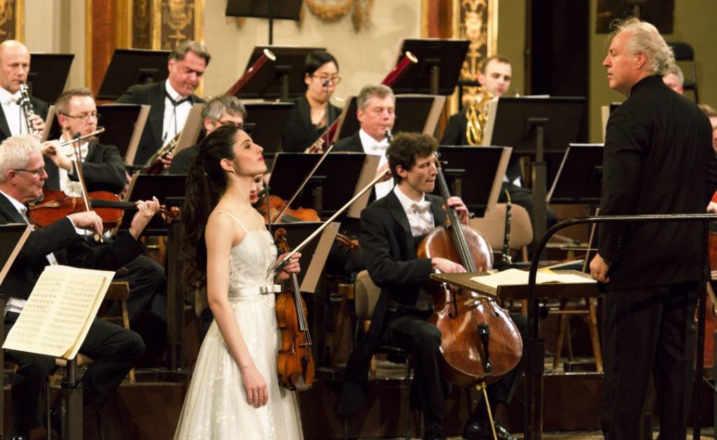 Honeck conducts Beethoven & Schmidt