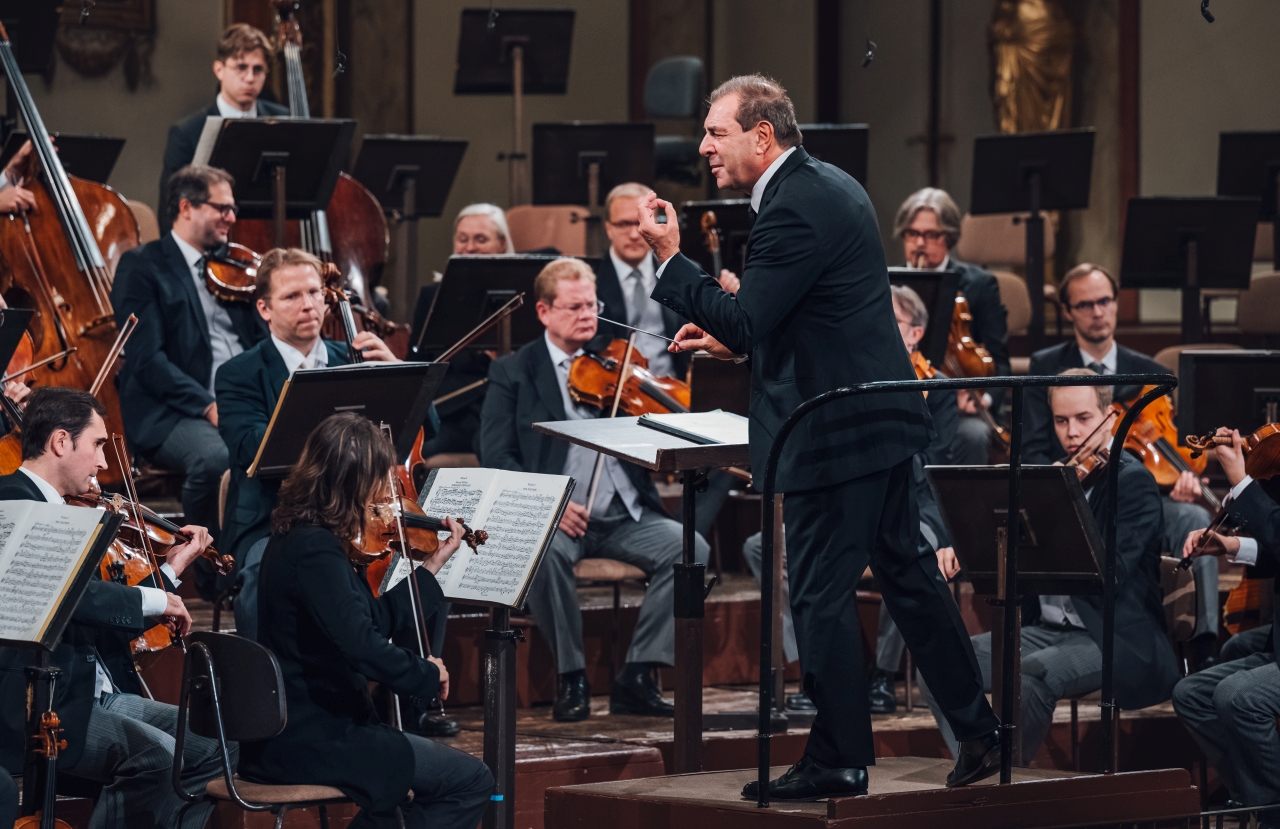 Daniele Gatti conducts Stravinsky & Shostakovich