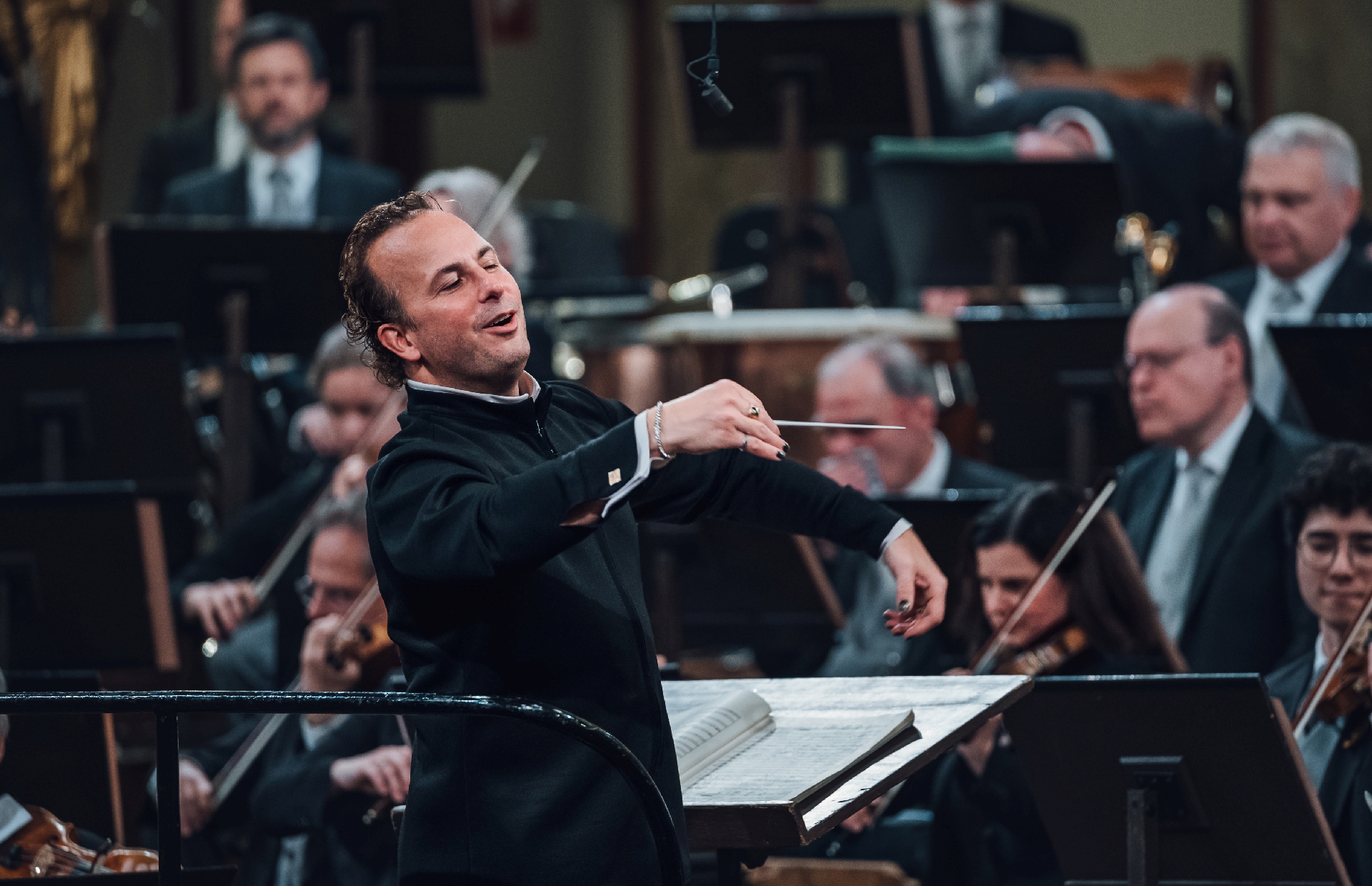 Wiener Philharmoniker: Yannick Nezet-Seguin conducts Beethoven & Strauss