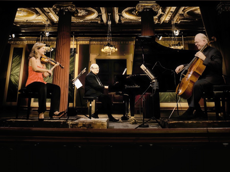 Anne-Sophie Mutter plays Mendelssohn: Piano Trio No. 1 in D minor