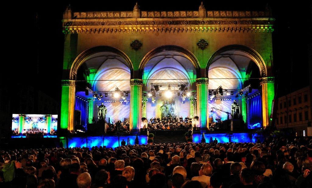 The Odeonsplatz Concert: Münchner Philharmoniker and Valery Gergiev