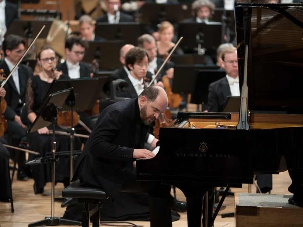 BR: Pappano conducts Rachmaninoff and Bernstein