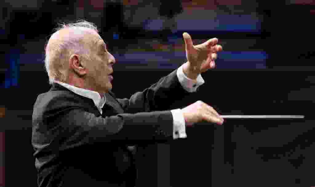 Barenboim conducts Beethoven No. 2