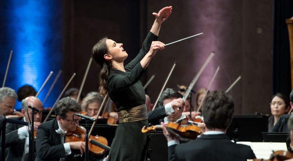 Oksana Lyniv conducts Mozart & Mahler