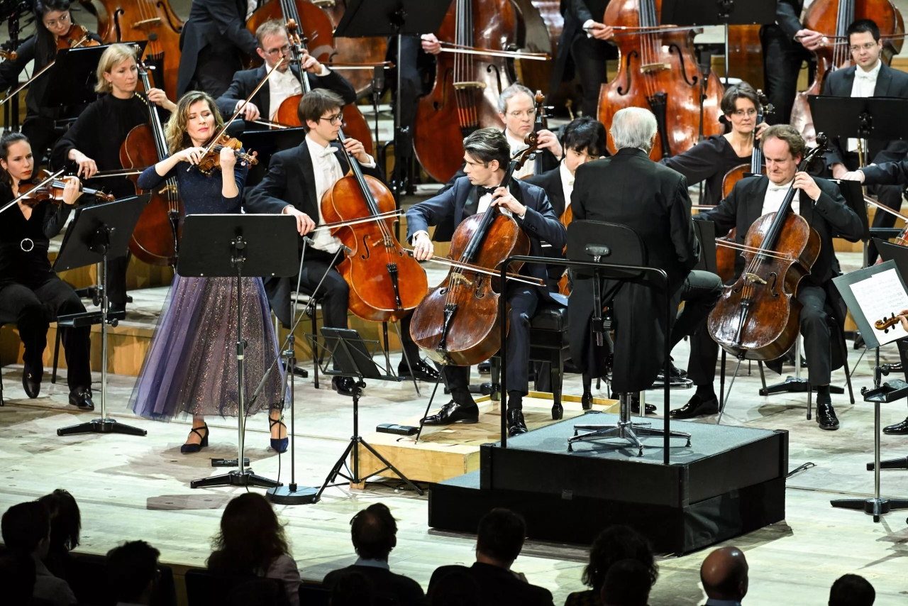 Mehta conducts Brahms