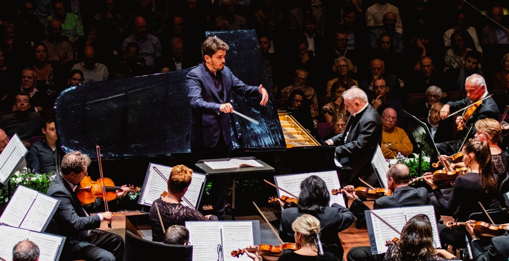 Lahav Shani conducts the Rotterdam Philharmonic Orchestra