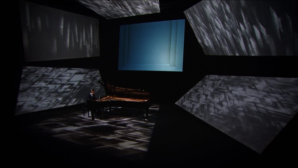 Leif Ove Andsnes plays Mussorgsky: Pictures At An Exhibition