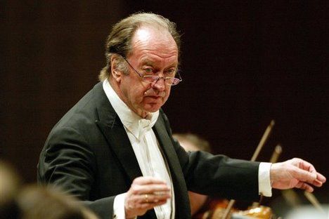 Harnoncourt conducts Mozart – The Last Three Symphonies