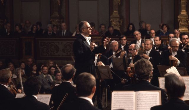 Mozart, Serenata Notturna in D major, K. 239