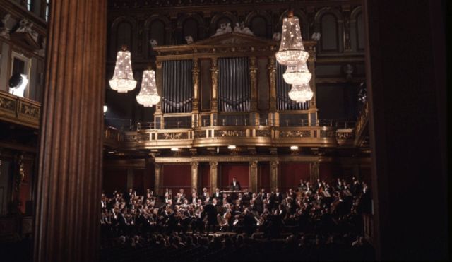 Mozart, Eine kleine Nachtmusik, K. 525