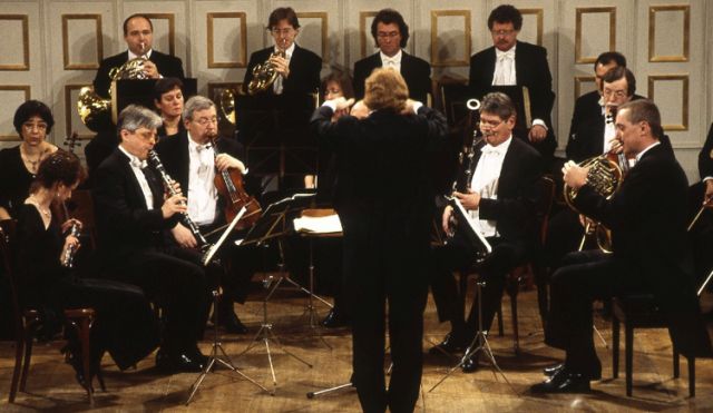 Mozart, Sinfonia concertante in E flat major for Oboe, Clarinet, Horn and Bassoon, K.297b (Mozartwoche 2000)
