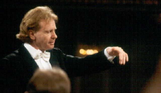 Haydn, Symphony in A major, Hob.I:87 (with Mozart, Cassation C major, K.63) (Mozartwoche 2000)