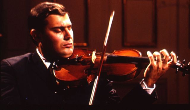 Bach, “Ciaccona” (Part I) from Partita II in D minor, BWV 1004 (Mozartwoche 2000)