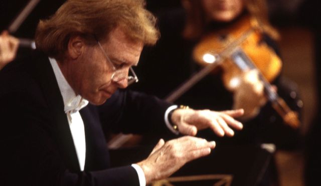 Mozart, Divertimento for Strings, K.136, Part II Presto (Mozartwoche 2000)