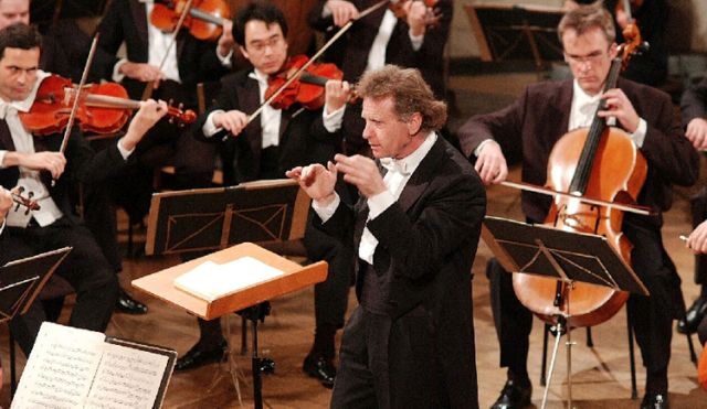 Mozart, Symphony in E flat major, K.543 (Mozartwoche 2002)