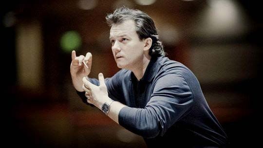 Andris Nelsons conducts Shostakovich – Symphony No. 4 & Strauss, Flothuis