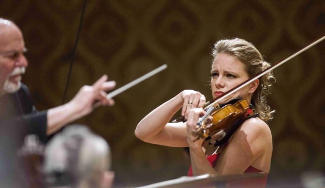Julia Fischer plays Martinu Violin Concerto