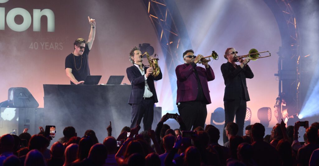 Parov Stelar plays Baloise Session