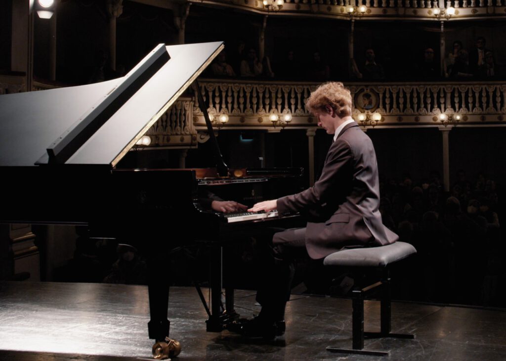 Jan Lisiecki plays Chopin