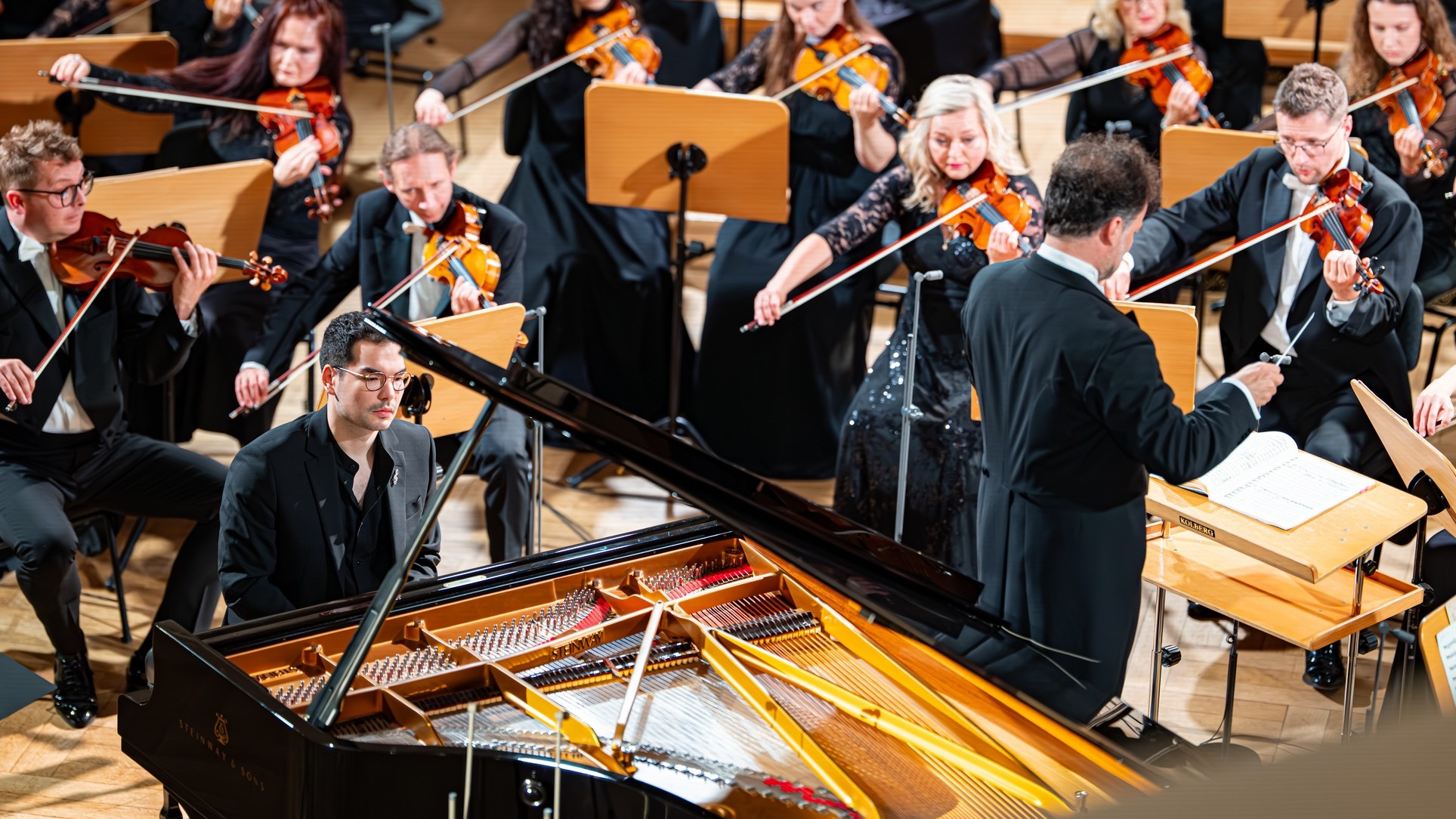 Alim Beisembayev plays Chopin and Karlowicz